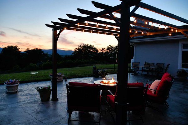 Un carport en bois : l'allié idéal de vos véhicules