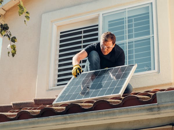 Comment déclarer ses revenus photovoltaïques facilement ?