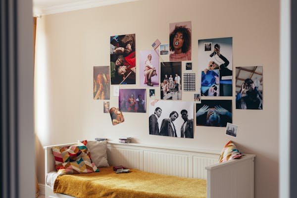 Optimisez l'espace avec un lit banquette élégant et pratique