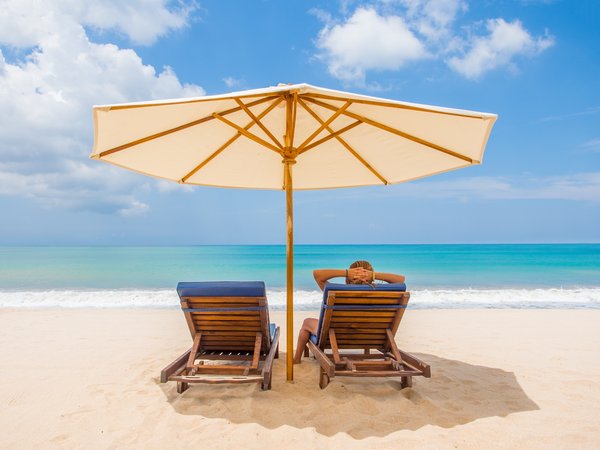 Comment choisir un parasol résistant aux tempêtes ?